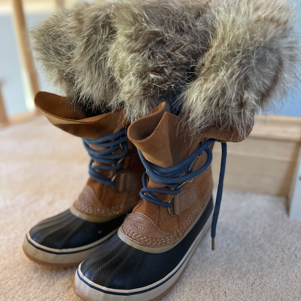 Sorel Joan of Arctic Suede